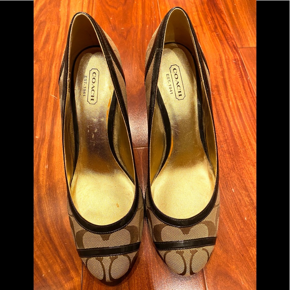 Size 8 Coach Wedge! Great Condition!